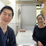 電車も無理だったクライアント様が飛行機で帰省できた喜びのツーショット写真